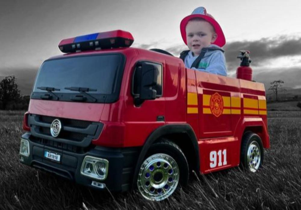 Kids’ 12V Electric Red Fire Engine Ride-On – Water Gun, Parental Control & Music Function - kidscars.ie